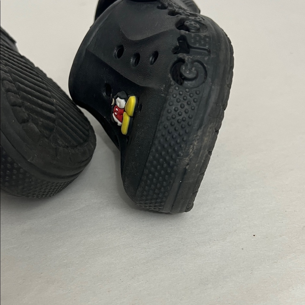 CROCS Kids Black Sandals sz 6 - Picture 15 of 16